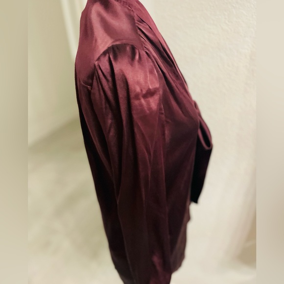 New authentic Burberry silk stretchy blouse in burgundy  with a bow on a front. - Picture 8 of 8